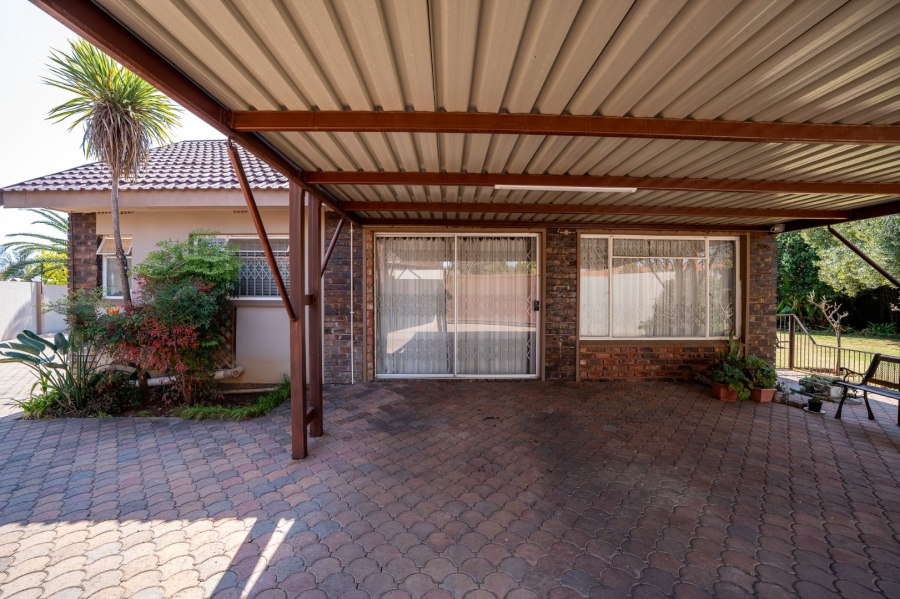 3 Bedroom Property for Sale in La Hoff North West